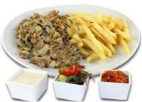 <u>Wordt geserveerd met vers gebakken kalfsdoner, friet, rijst, brood, rauwkorst en saus </u>